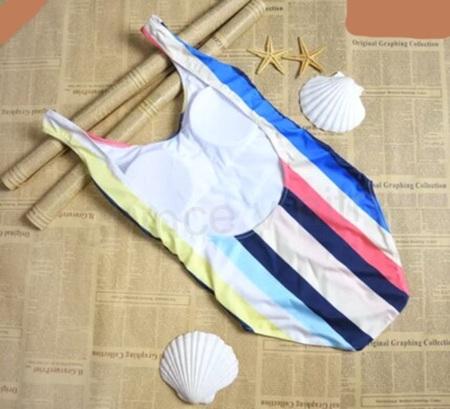 Jednodílné plavky v duhových barvičkách vel. L (K155)