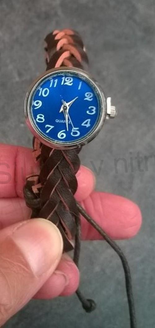 Hodinky v náramku modré (H363)