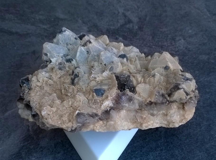 Drúza Morionu s ametystem 450 g (Česká Republika) (X1463)