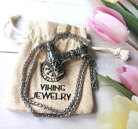 Nerezový náhrdelník s přívěskem Thorovo kladivo (BD963)