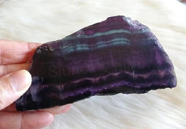 Fluorit leštěný plátek 217 g (X2147)