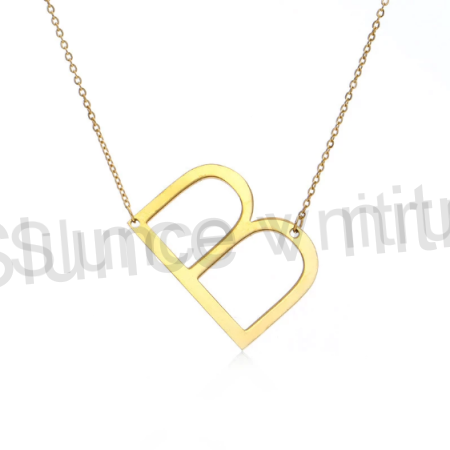 Náhrdelník - s písmenky od A do Z z chirurgické oceli více barev (BD68)