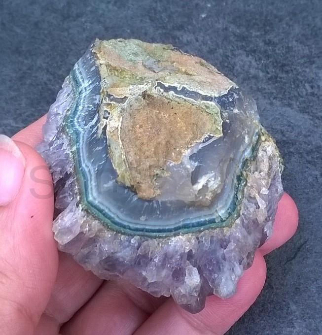 Ametyst drúza s chalcedonem 164,5 g (Uruguay) (X982)