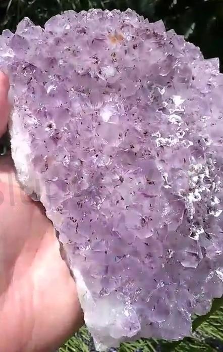 Ametyst drúza narostlá v chalcedonu 1485g (Brazílie) (X1149)