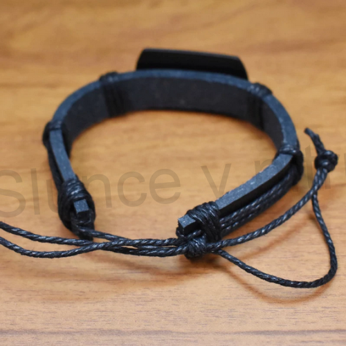 Kožený náramek nastavitelný s vlkem (BC541)