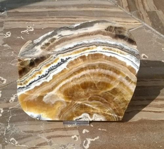 Aragonit řez 1175 g (Slovenská Republika) (X1608)