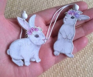 Dřevěné výřezy - závěsná ozdoba Zajíček s korálkem (V141)