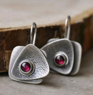 Kované vykladáné náušnice s kamínkem ozdobné (BB725)