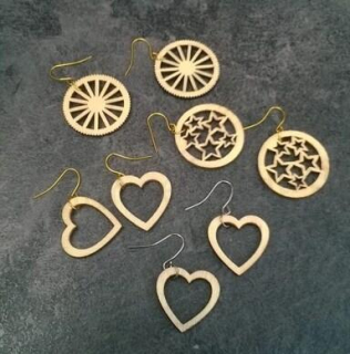 Dřevěné visací náušnice různé tvary (BB733)