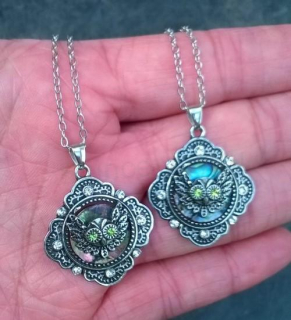 Náhrdelník kytička se sovou a mušle Paua (X1662)