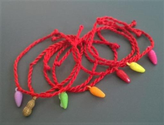 Červený náramek přátelství s ozdobou (BC169)