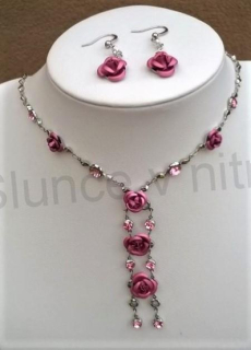 Souprava šperků s náušnicemi s růžičkami  a kamínky (BS118)
