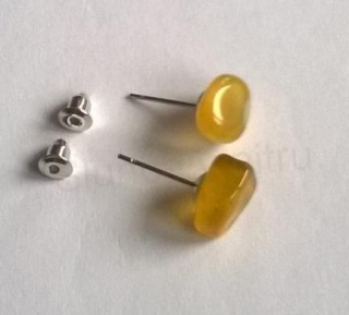 Minerální nefritové puzetové náušnice (X1708)