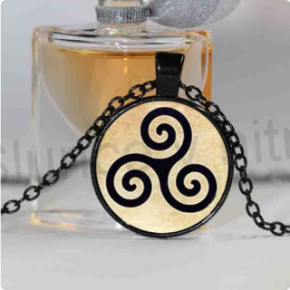 Náhrdelník s přívěškem  znakem Vlka (BD740)