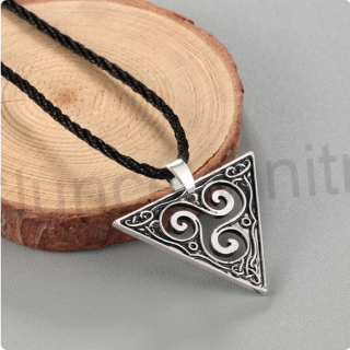 Náhrdelník s přívěškem Vlk a Triquetra (BD749)