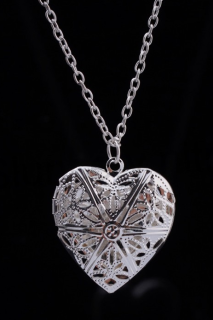 Postříbřený náhrdelník s přívěškem srdce - otevirací (BD751)