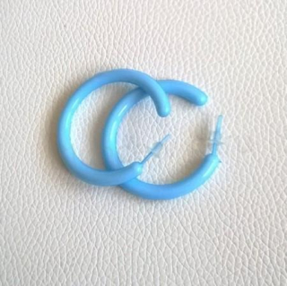 Náušnice kruhy hypoalergení velikost 6,5 cm modré světlé (BB743)