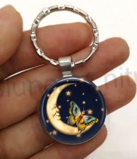 Přívěsek na klíče - měsíc s motýlkem  (H484)