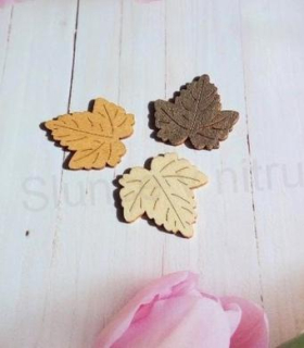 Dřevěné výřezy javorový list více barev (V145)