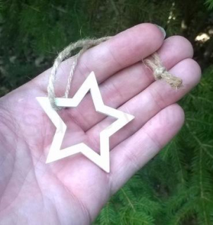 Dřevěné výřezy - závěsná ozdoba  hvězdička bílá  (V162)