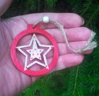 Dřevěné výřezy - závěsná ozdoba vánoční hvězda (V168)