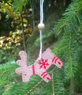 Dřevěné výřezy - závěsná ozdoba vánoční sob (V176)