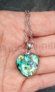 Náhrdelník s přívěškem srdce přírodní mušle Paua (X1730)