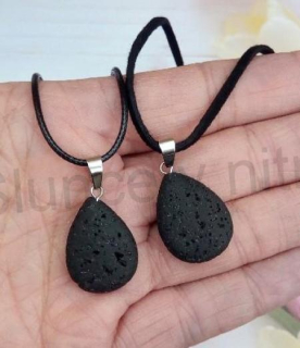 Minerální šňůrkový náhrdelník s přívěškem Láva - kapka, slza (X1737)