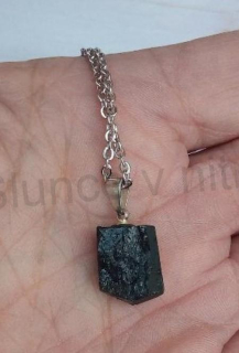 Minerální řetízkový náhrdelník s přívěškem Turmalín z nerez oceli (X1742)