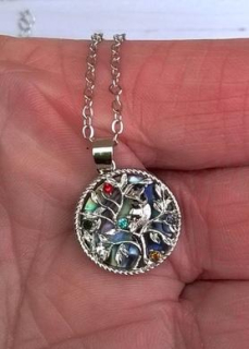 Postříbřený minerální náhrdelník s přívěškem strom života, přírodní mušle Paua a sova se zirkony (X1771)