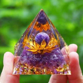 Orgonitová pyramida - Květ zrození - lotosový květ 5,7 x 5 cm (PP179)