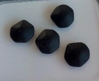 Skleněný korálek tvarovaný 18,8 mm černý (AC433)