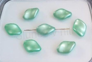 Skleněný korálek vrtule 17,5 x 12,5 mm (AC468)