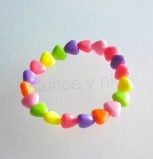 Jemný korálkový náramek srdíčka (BC571)