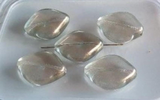 Skleněný korálek tvarovaný 26 x 20 mm - více balení (AC494)