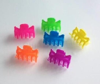 Menší střední skřipce barevné 2,5 x 1,8 cm (H545)