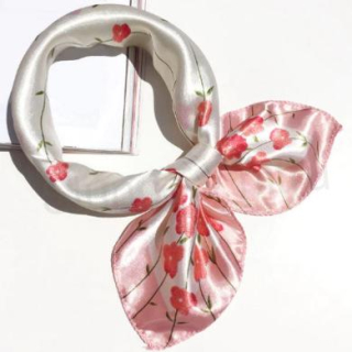 Dámský vzorovaný hedvabný šátek (H44)