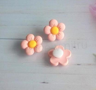 Pryskyřičné odznačky na boty květina (H581)