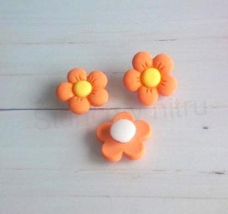 Pryskyřičné odznačky na boty květina (H582)