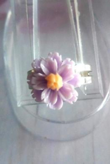 Jemný nastavitelný prstýnek světle fialová kytička (BP460)