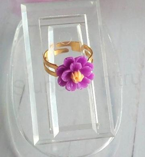 Jemný nastavitelný prstýnek fialová kytička (BP465)