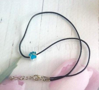 Šňůrkový náhrdelník s přívěskem pandora tlapka modrá (BD875)