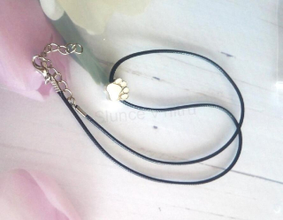 Šňůrkový náhrdelník s přívěskem pandora tlapka bílá (BD876)