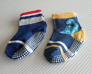 Dětské protiskluzové bavlněné ponožky 6 - 12 měsiců - 2 páry (W232)