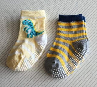 Dětské protiskluzové bavlněné ponožky 6 - 12 měsiců - 2 páry (W235)