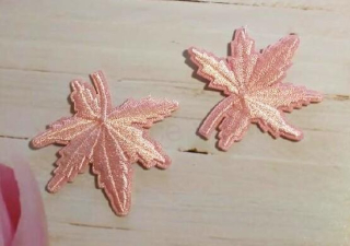 Nášivka Nažehlovačka javorový list růžový (C697)