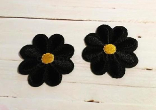 Nášivka Nažehlovačka kytička černá (C703)