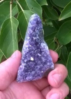 Ametyst drúza 85 g (Uruguay) (X1902)