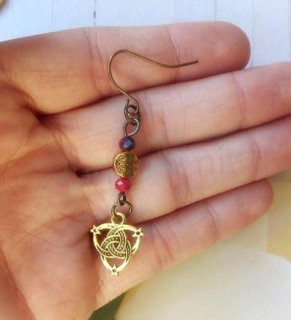 Dlouhé visací náušnice Triquetra (BB876)