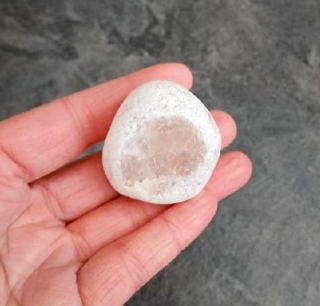 Růženín řez - surový 84,5 g (Brazílie) (X1918)